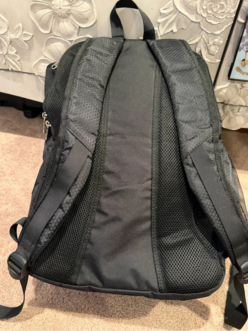 Sports ball basketball backpack mesh pockets black athletic gym soccer football
